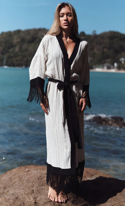 Kimono long texturé franges noires bordures contrastées blanc noir bohème chic femme KOELEX