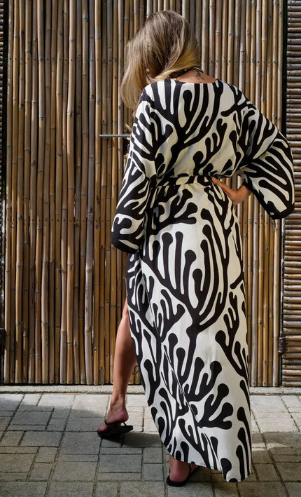Kimono long imprimé feuilles Noir Zébré manches larges fente bohème femme plage Lumière Bohème