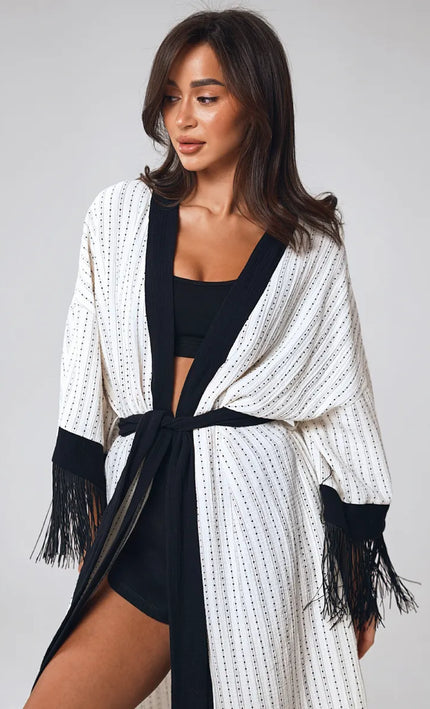 Kimono long texturé franges noires bordures contrastées blanc noir bohème chic femme KOELEX