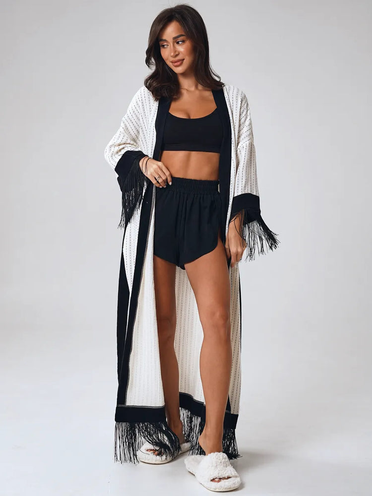 Kimono long texturé franges noires bordures contrastées blanc noir bohème chic femme KOELEX